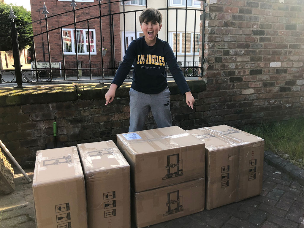 DoES maker taking delivery of new 3D printers